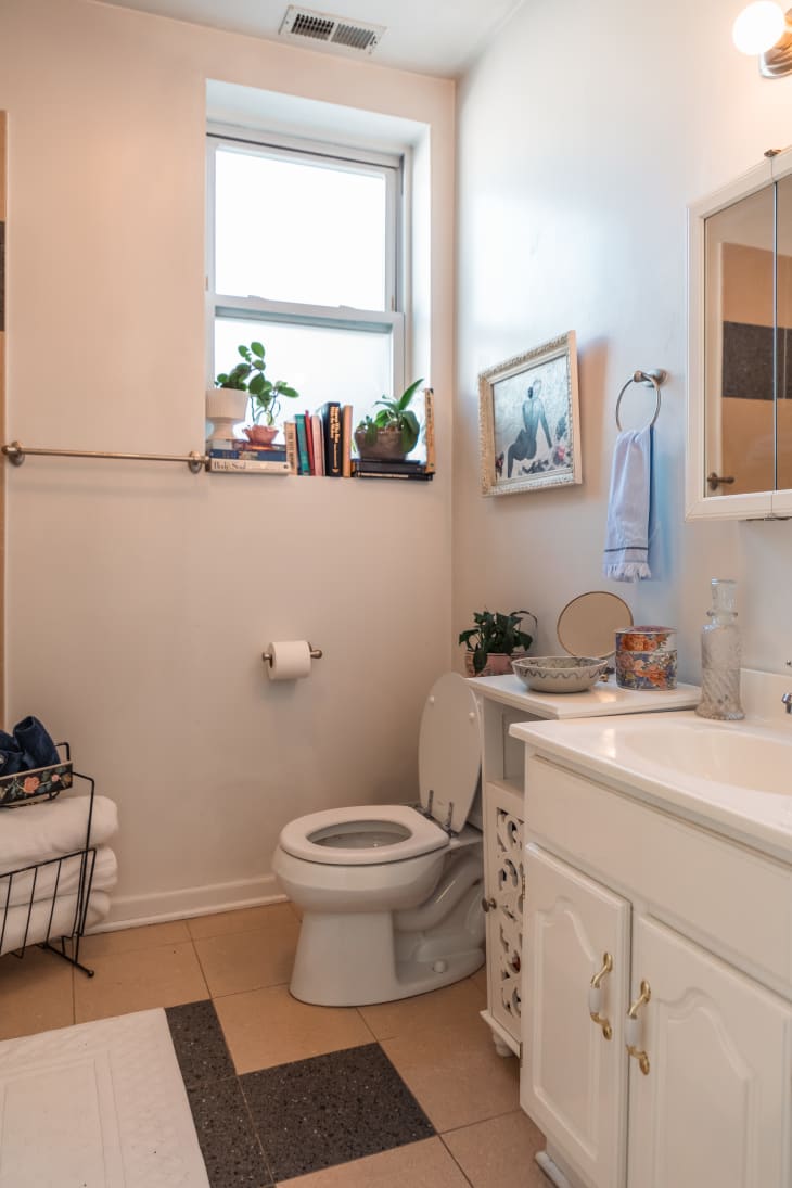 Toilet top tank trays